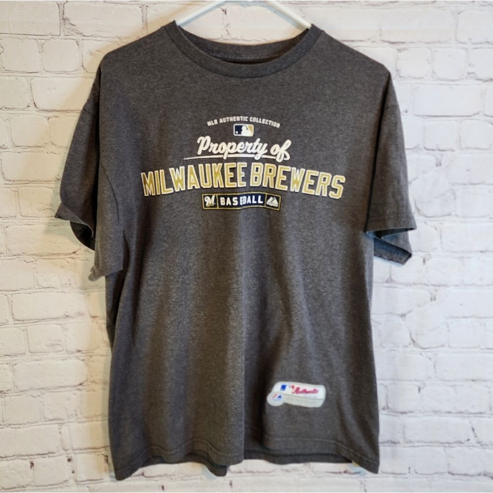 Men's Majestic "Milwaukee Brewers" shirt, size Large